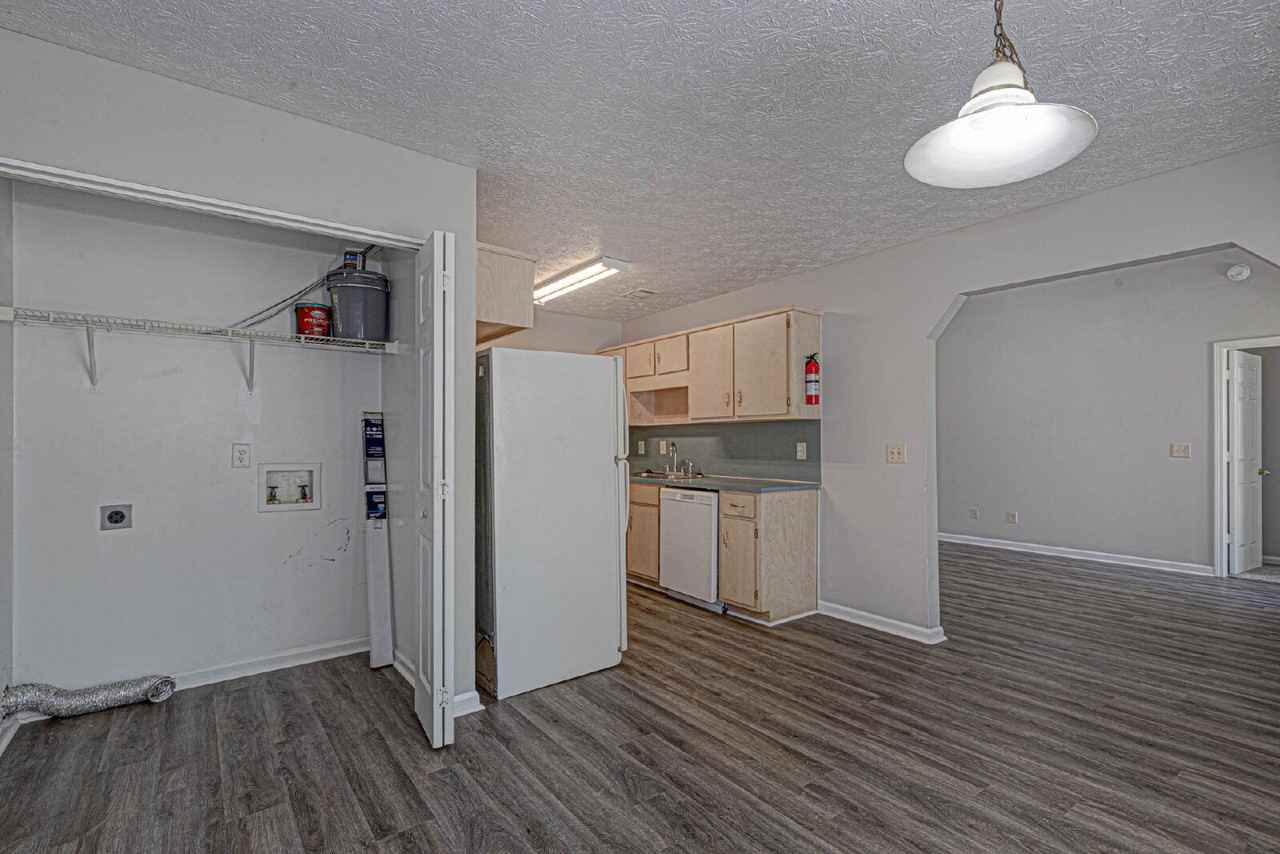 5713 Marlette Ct - Photo 6 of 24