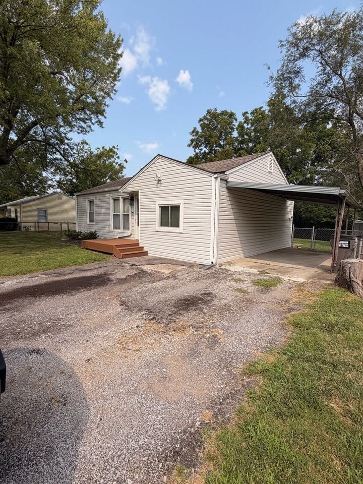 8106 N State Route 9 - Photo 2 of 27