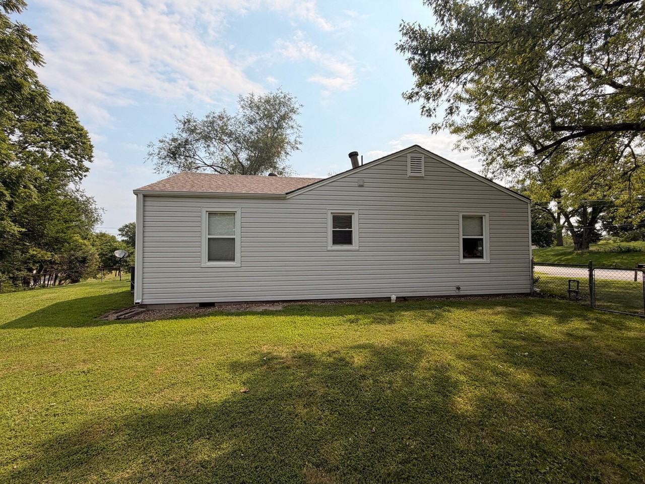 8106 N State Route 9 - Photo 3 of 27