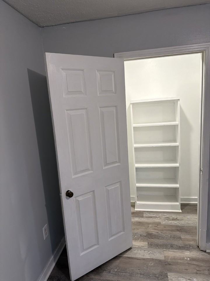 41 Northtown Dr #B - Photo 4 of 46