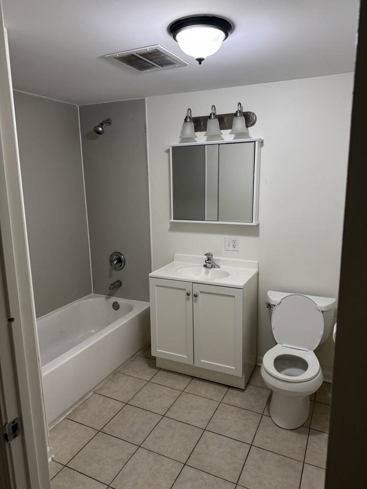 1103 N 15th Ave #2 - Photo 2 of 8