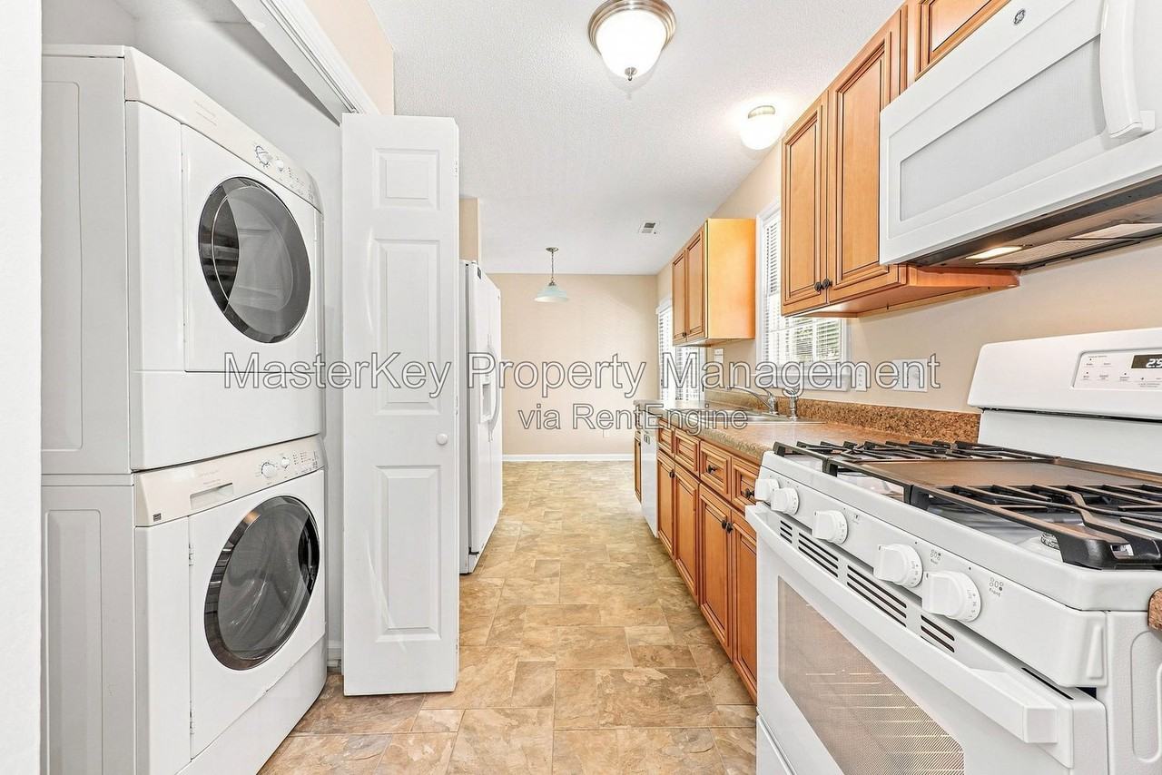 6320 Dry Fork Ln - Photo 3 of 34