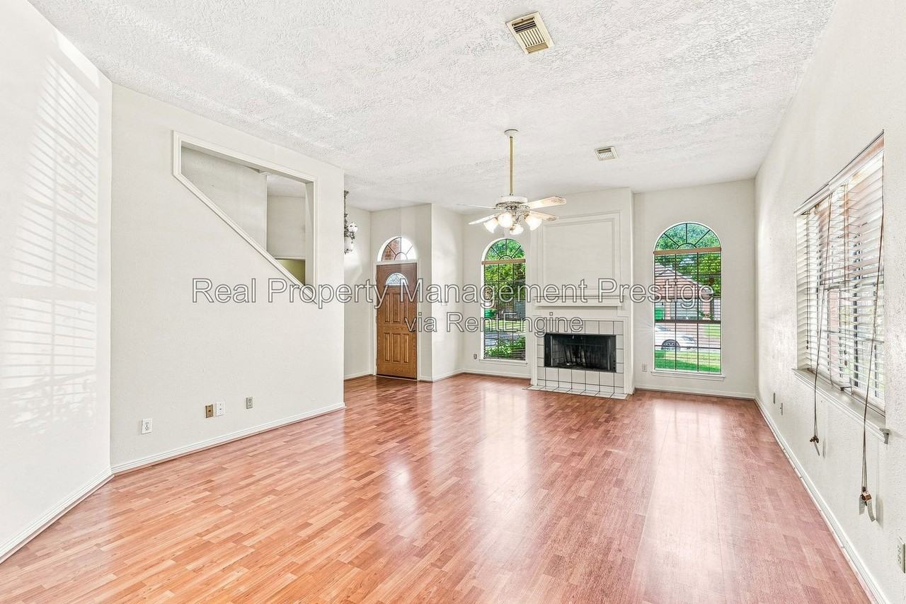4422 Egret Dr - Photo 3 of 17