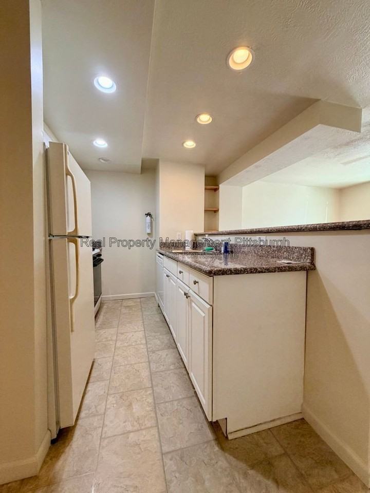 1927 Fox Way - Photo 7 of 15