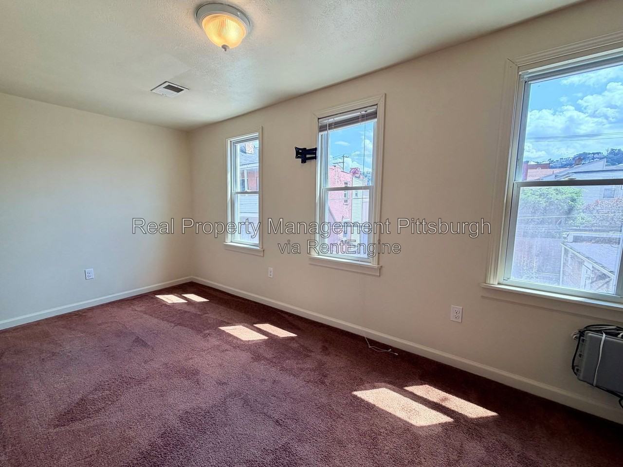 1927 Fox Way - Photo 7 of 15