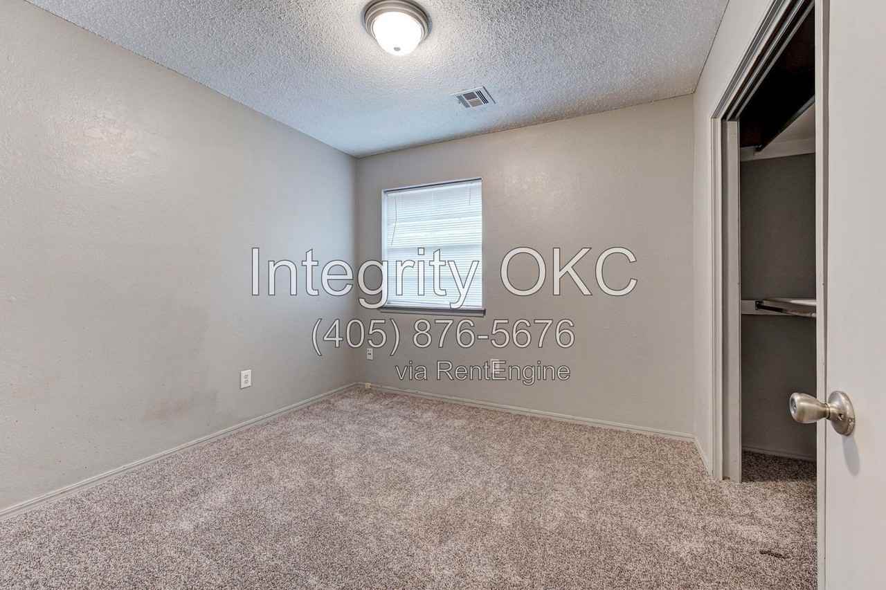 5233 Coble St - Photo 2 of 39