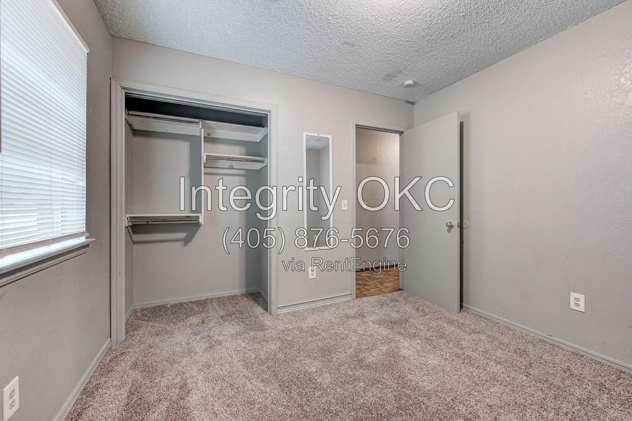 5233 Coble St - Photo 5 of 39