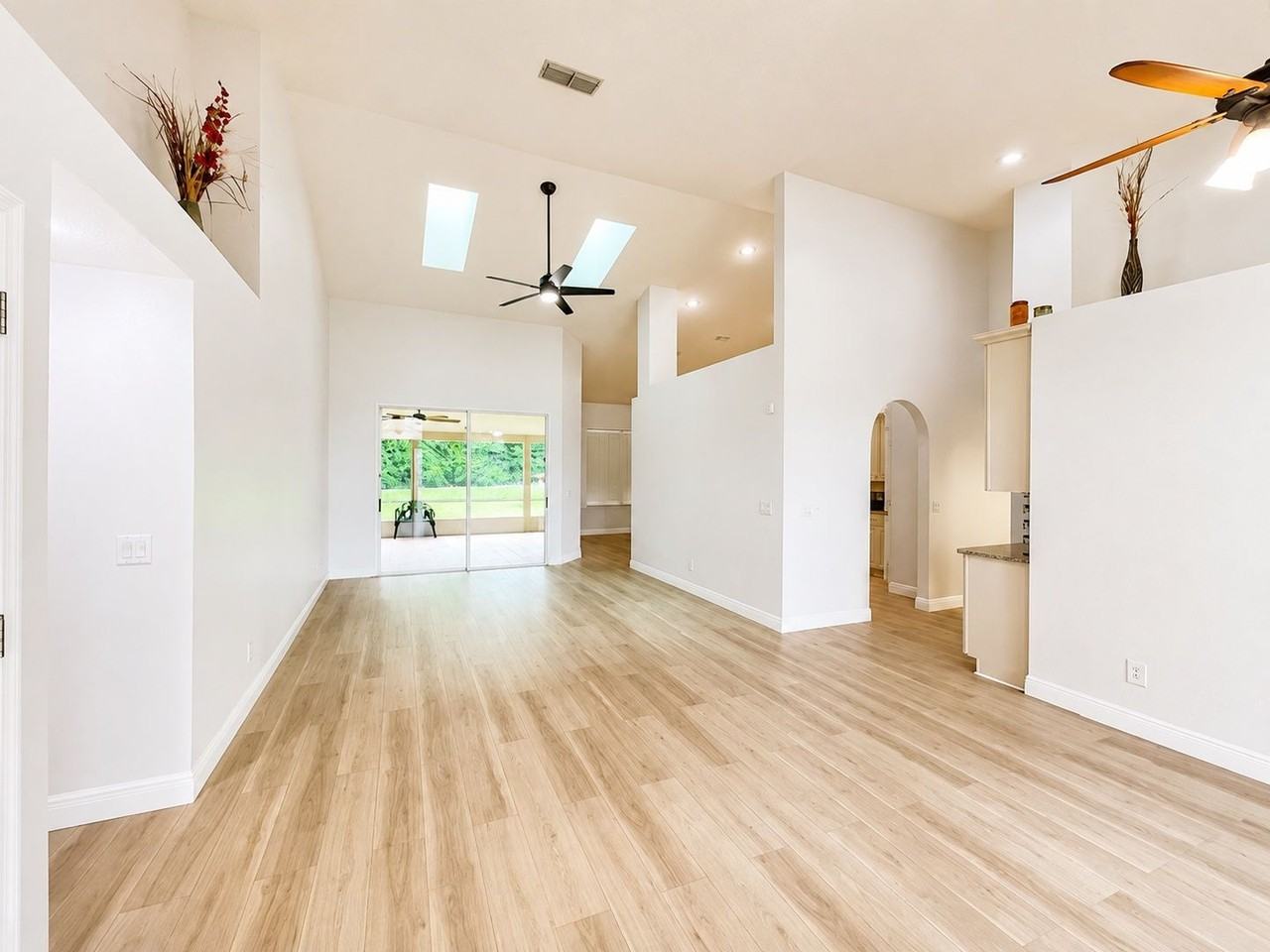 2226 Lake Marion Dr - Photo 3 of 14