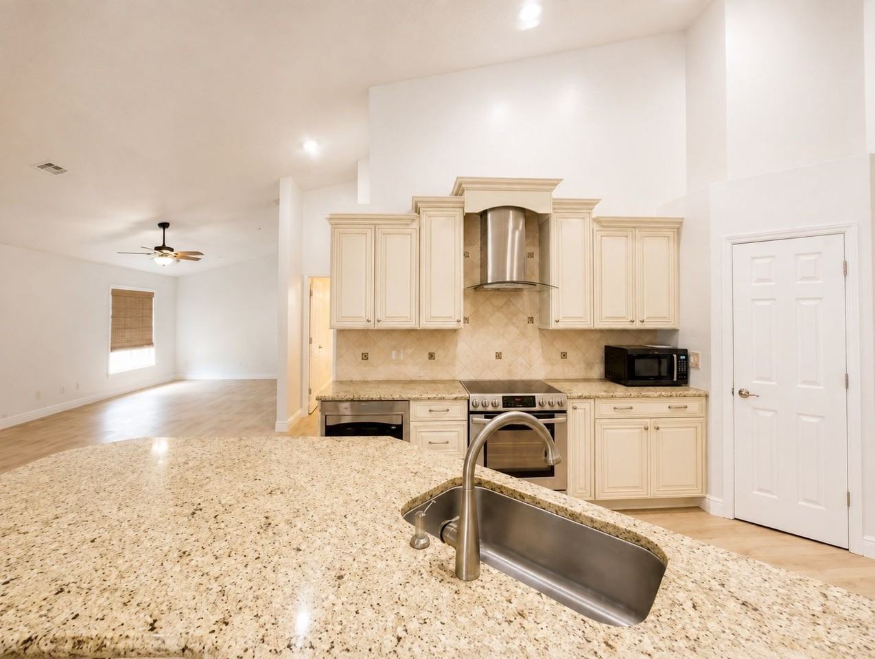 2226 Lake Marion Dr - Photo 6 of 14