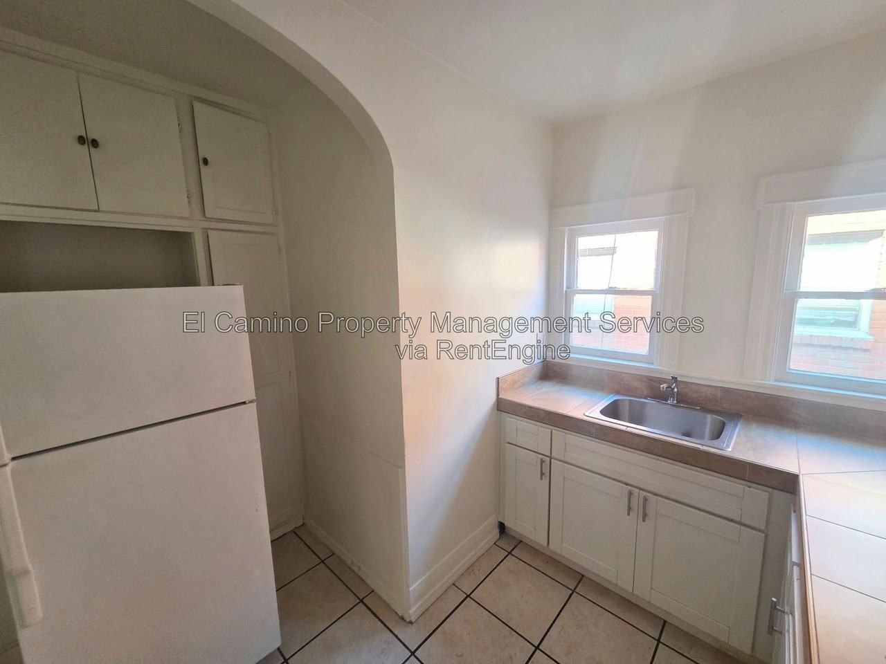 336 W 9th St - Photo 6 of 19