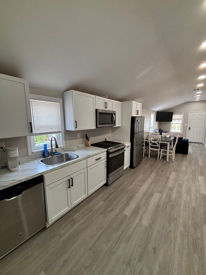 6 Epping Ave - Photo 5 of 18