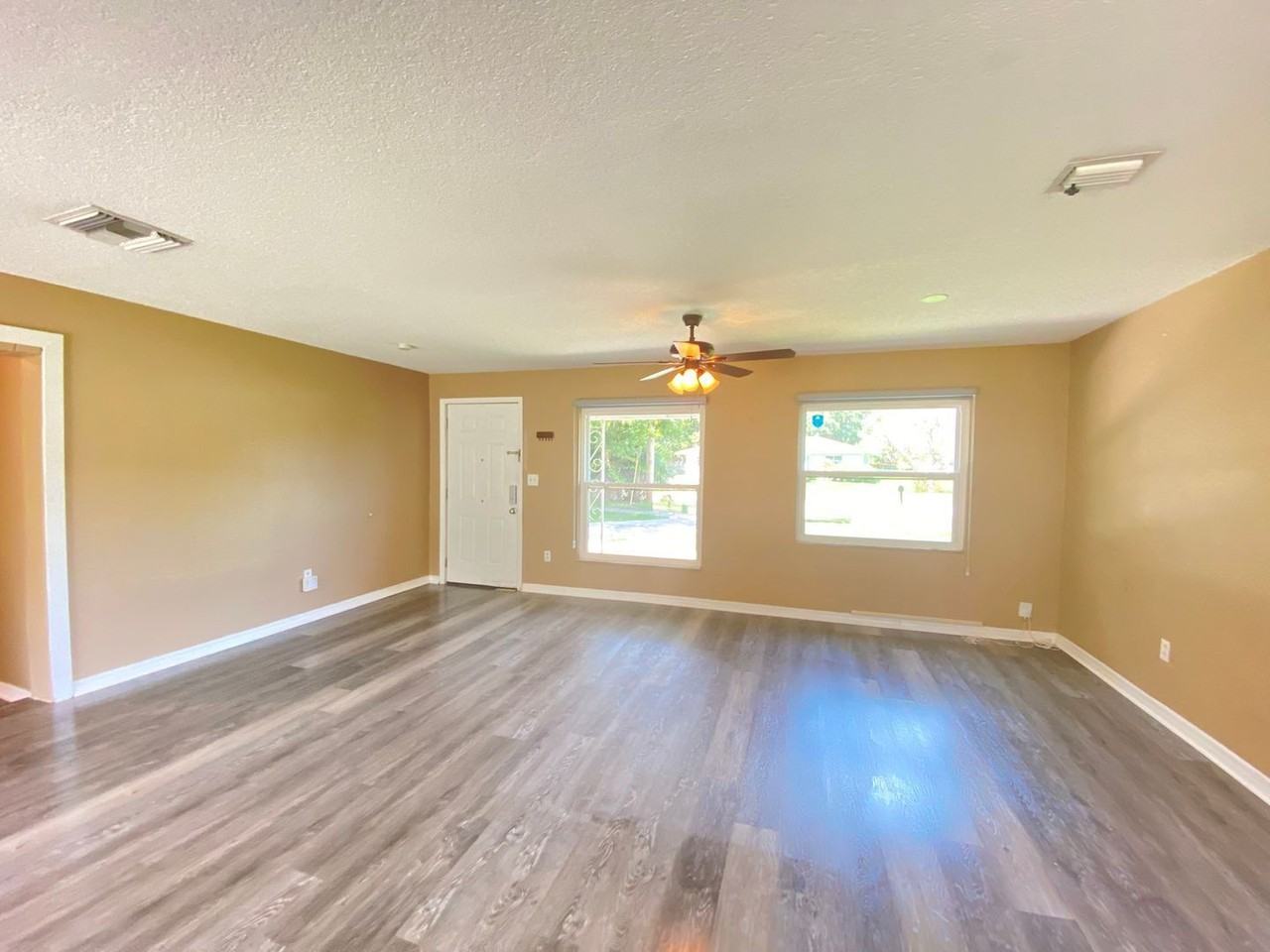 908 Teatro Ct - Photo 3 of 34