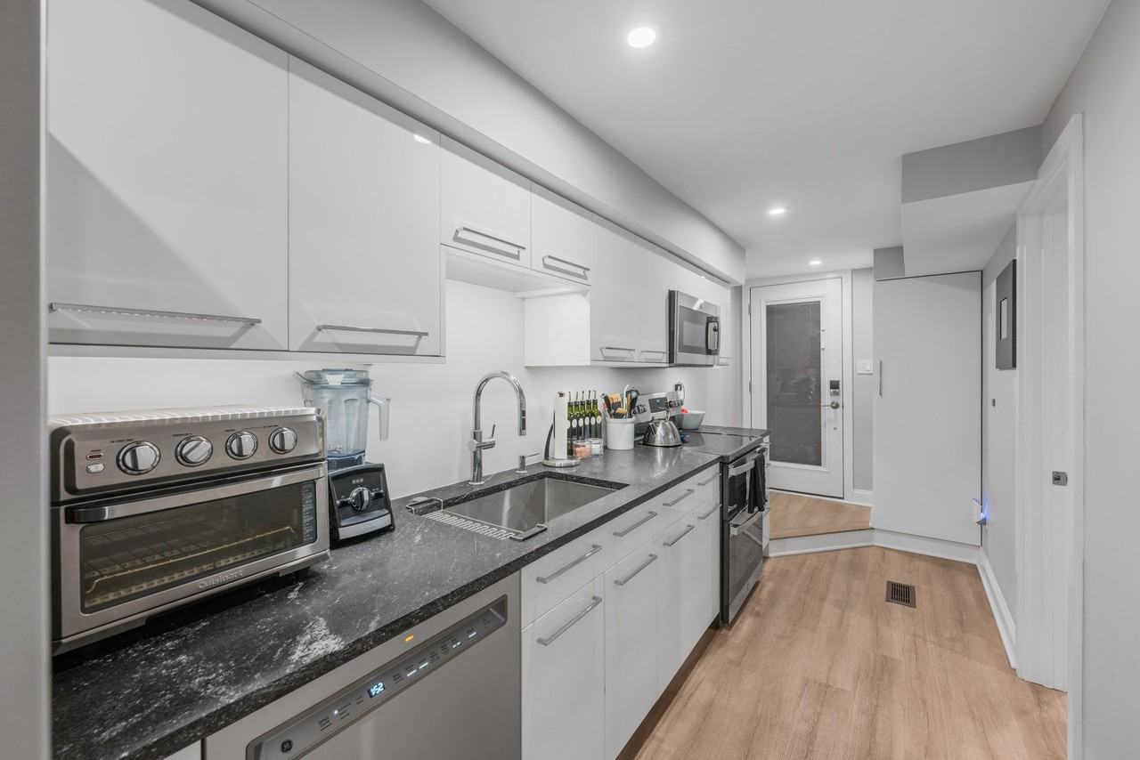 3002 11th St Nw #B - Photo 4 of 15