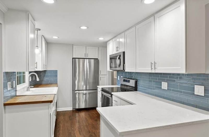 3306 W 71st Ter - Photo 4 of 18