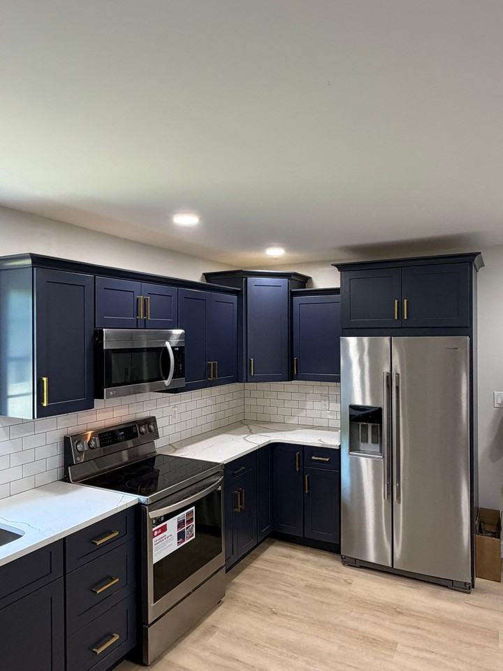 812 S Church St - Photo 3 of 14