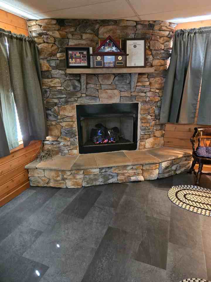 1 Rosemont Dr #2 - Photo 3 of 13