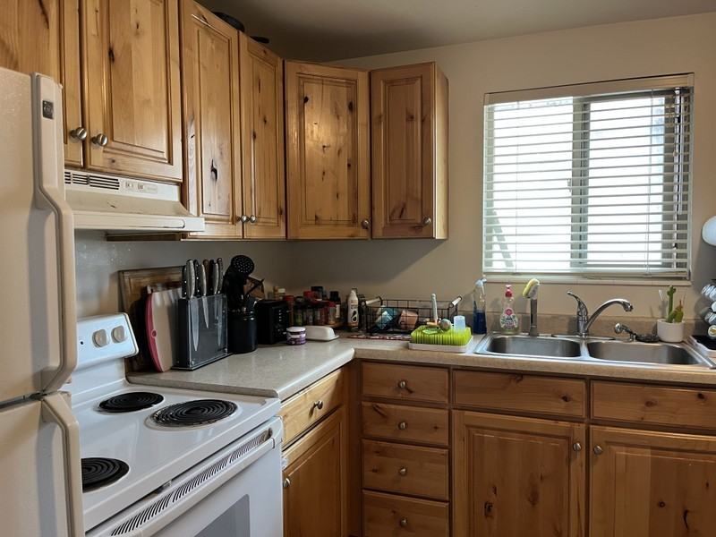 863 E Logan Ave #2 - Photo 3 of 20