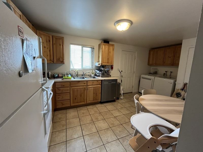 863 E Logan Ave #2 - Photo 7 of 20