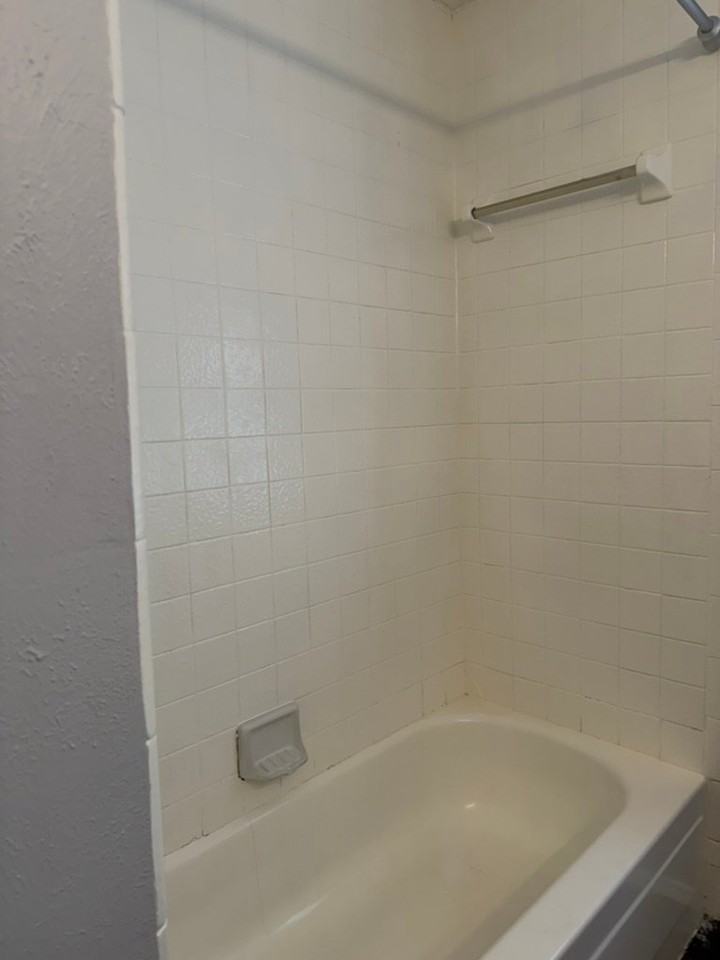 3060 Gregory Ln - Photo 7 of 26