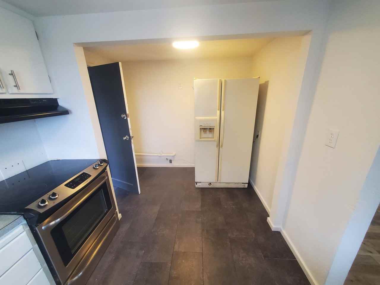 593 Rivington St - Photo 6 of 15