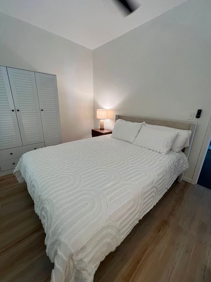 512 E Main St - Photo 2 of 6