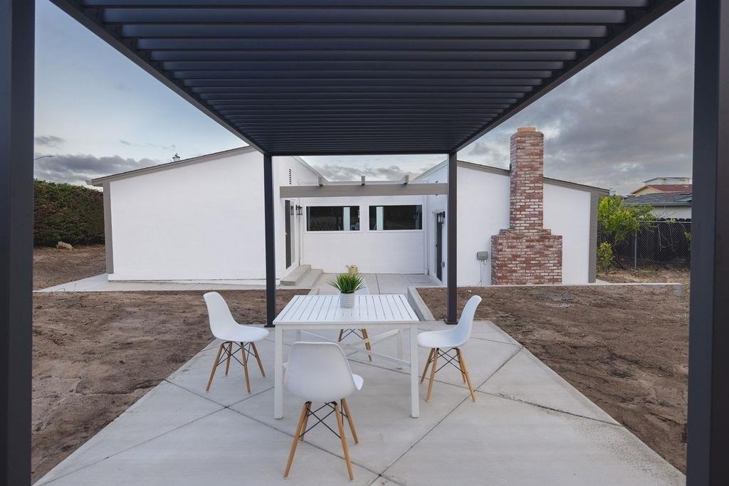 1460 Streetmescal St - Photo 4 of 19