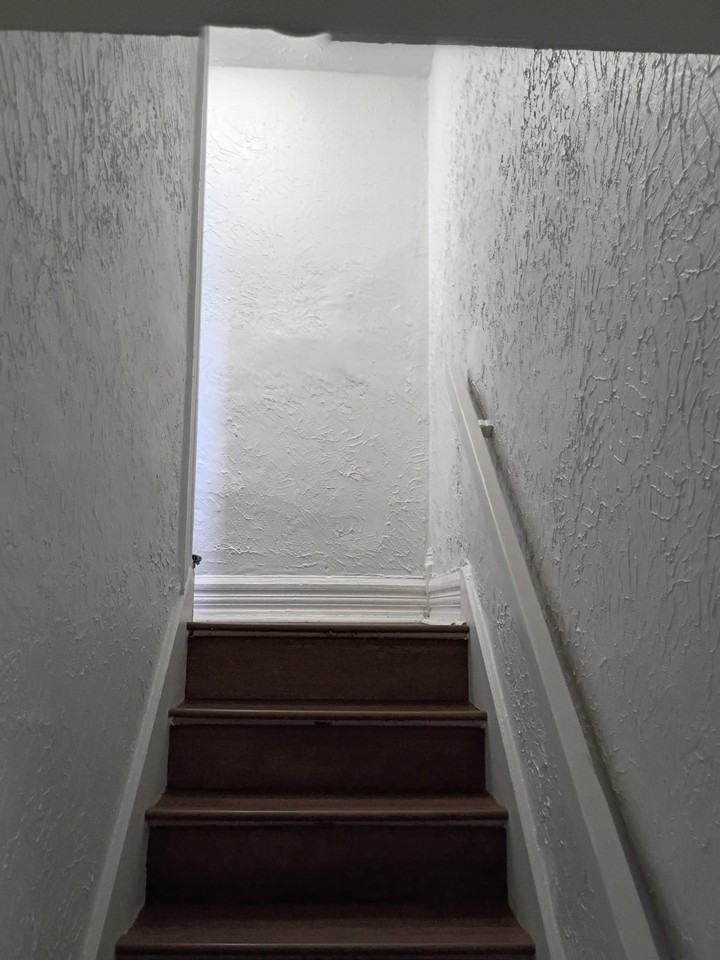 1286 Indianola Ave - Photo 3 of 6