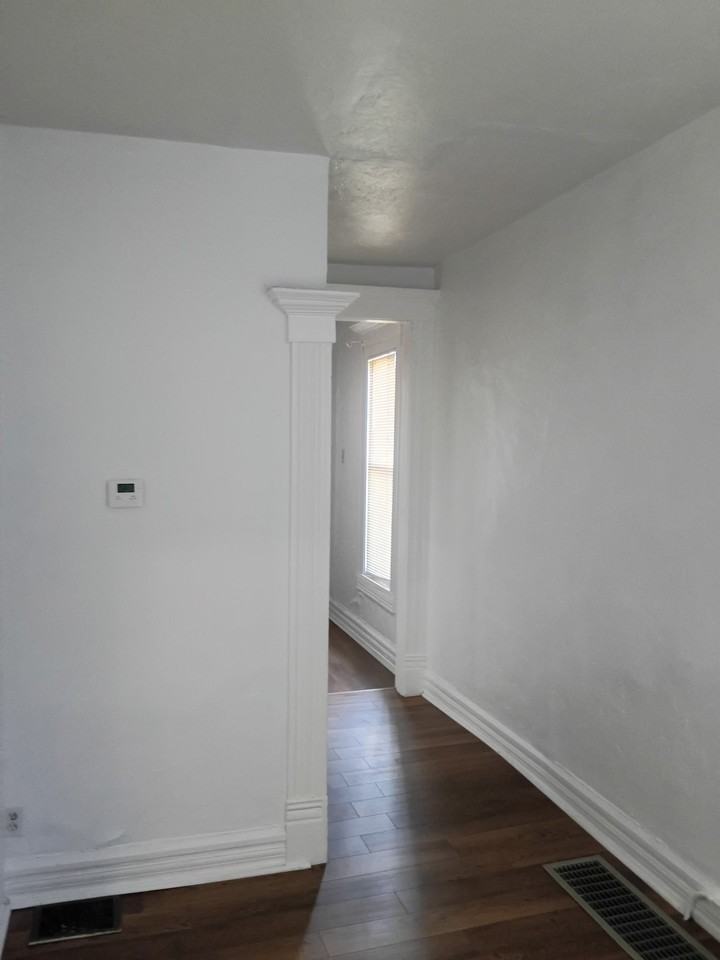 1286 Indianola Ave - Photo 5 of 6