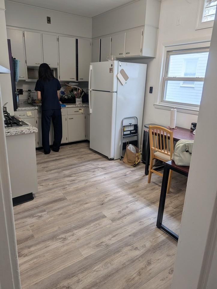 324 Montgomery St #1 - Photo 3 of 4