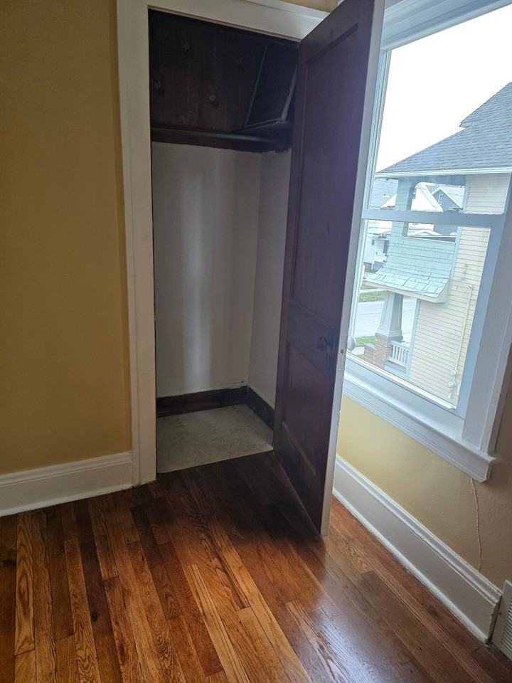 4021 Gifford Ave #UP - Photo 4 of 10