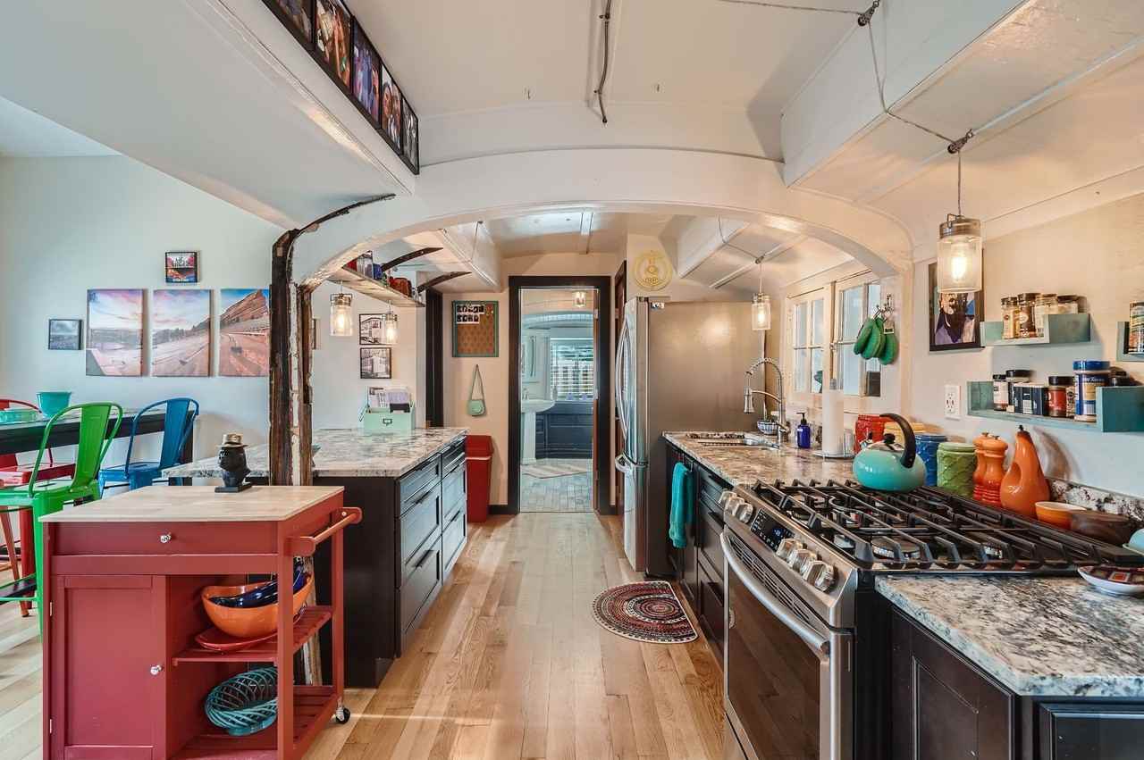 835 Urban St - Photo 3 of 9