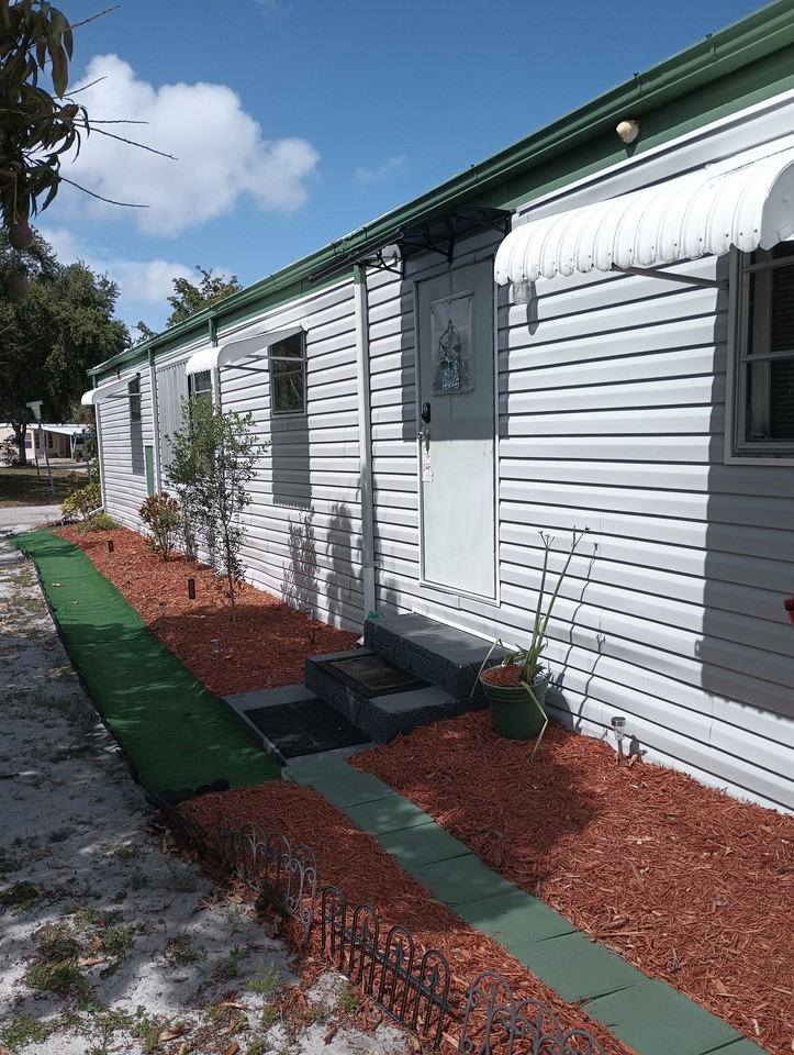 300 Nw 50th St - Photo 3 of 25