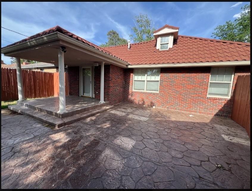 1606 S Travis St - Photo 6 of 14