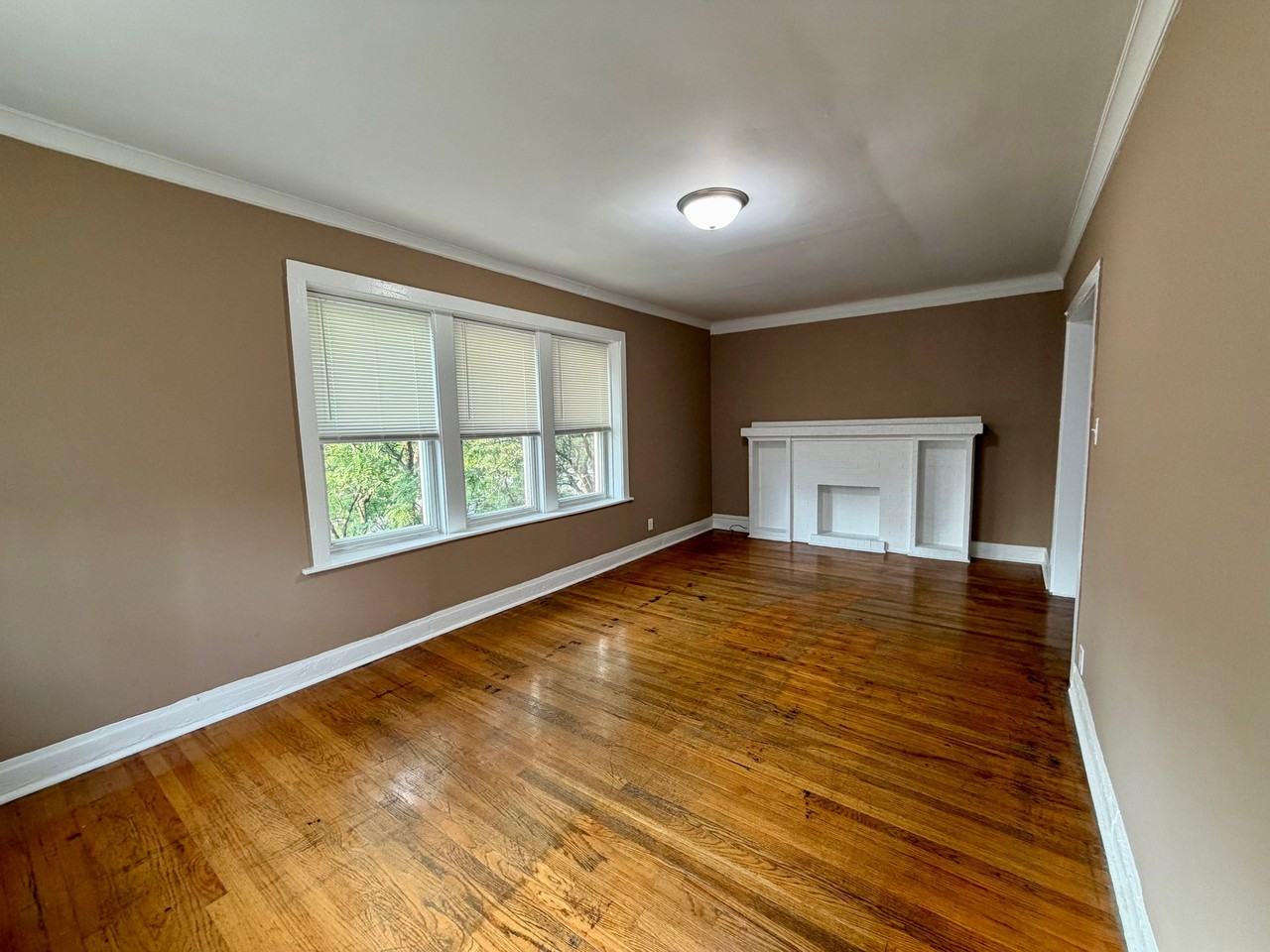 2843 W Berteau Ave #3 - Photo 2 of 11
