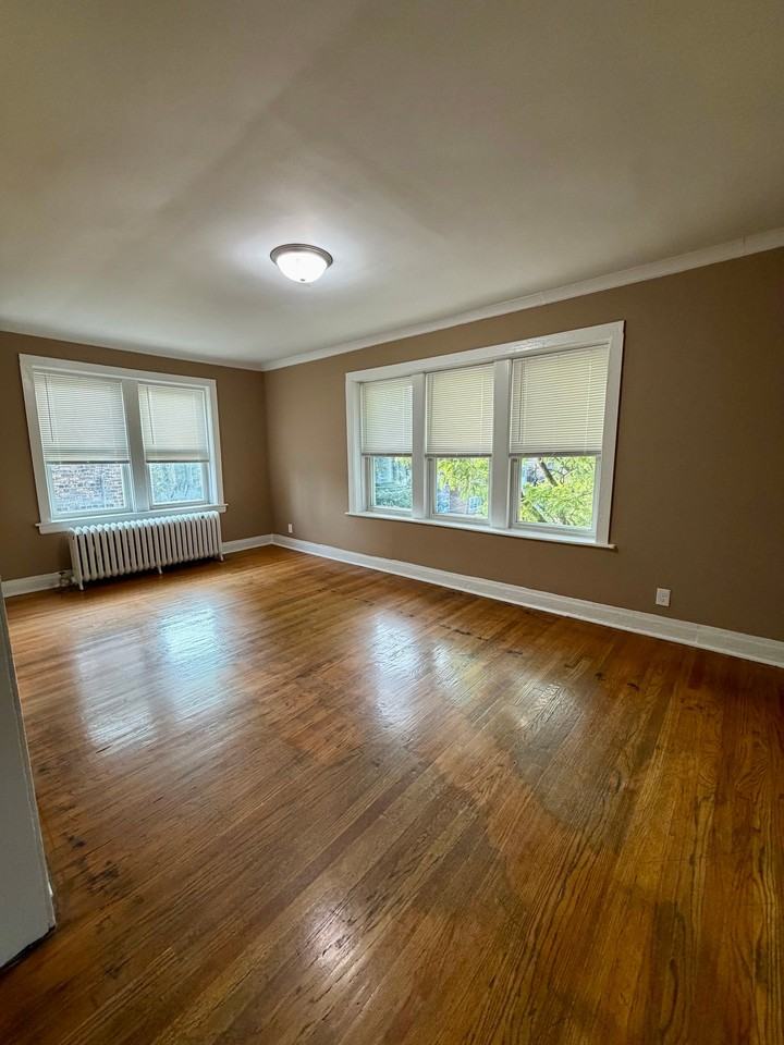 2843 W Berteau Ave #3 - Photo 3 of 11