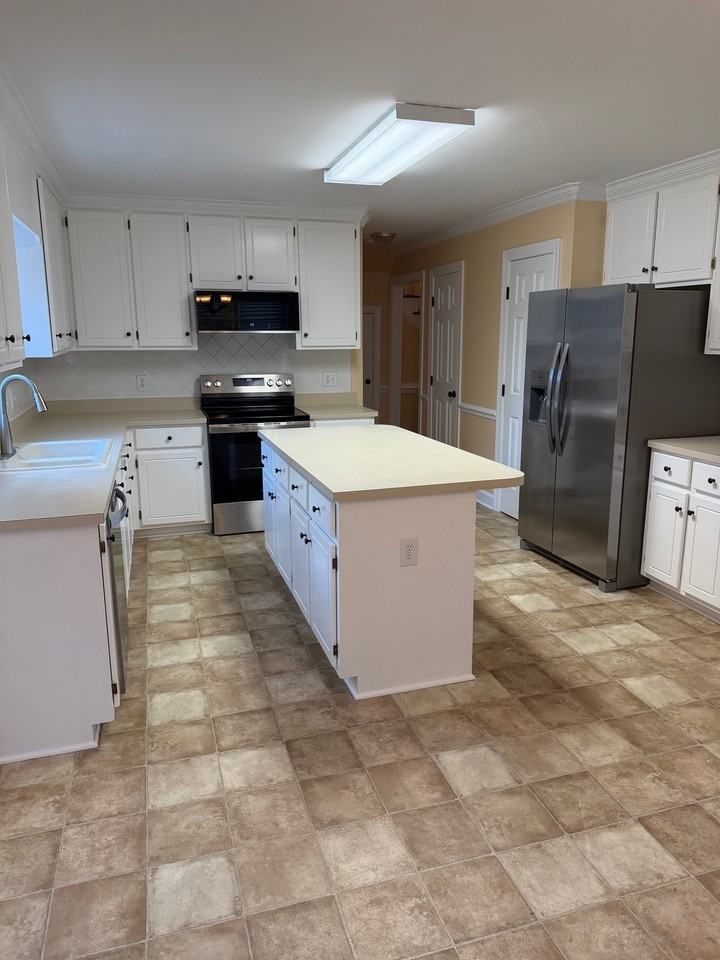 504 Thorngate Rd - Photo 6 of 18