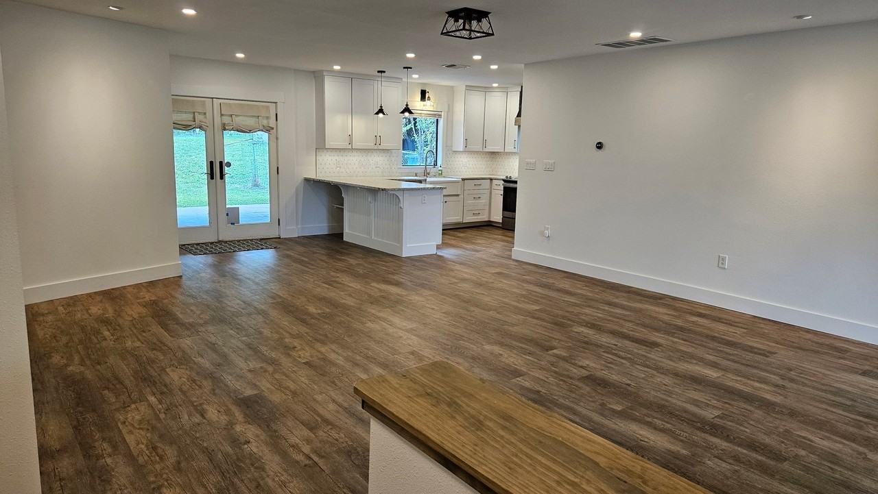 219 Edgevale Dr - Photo 5 of 20
