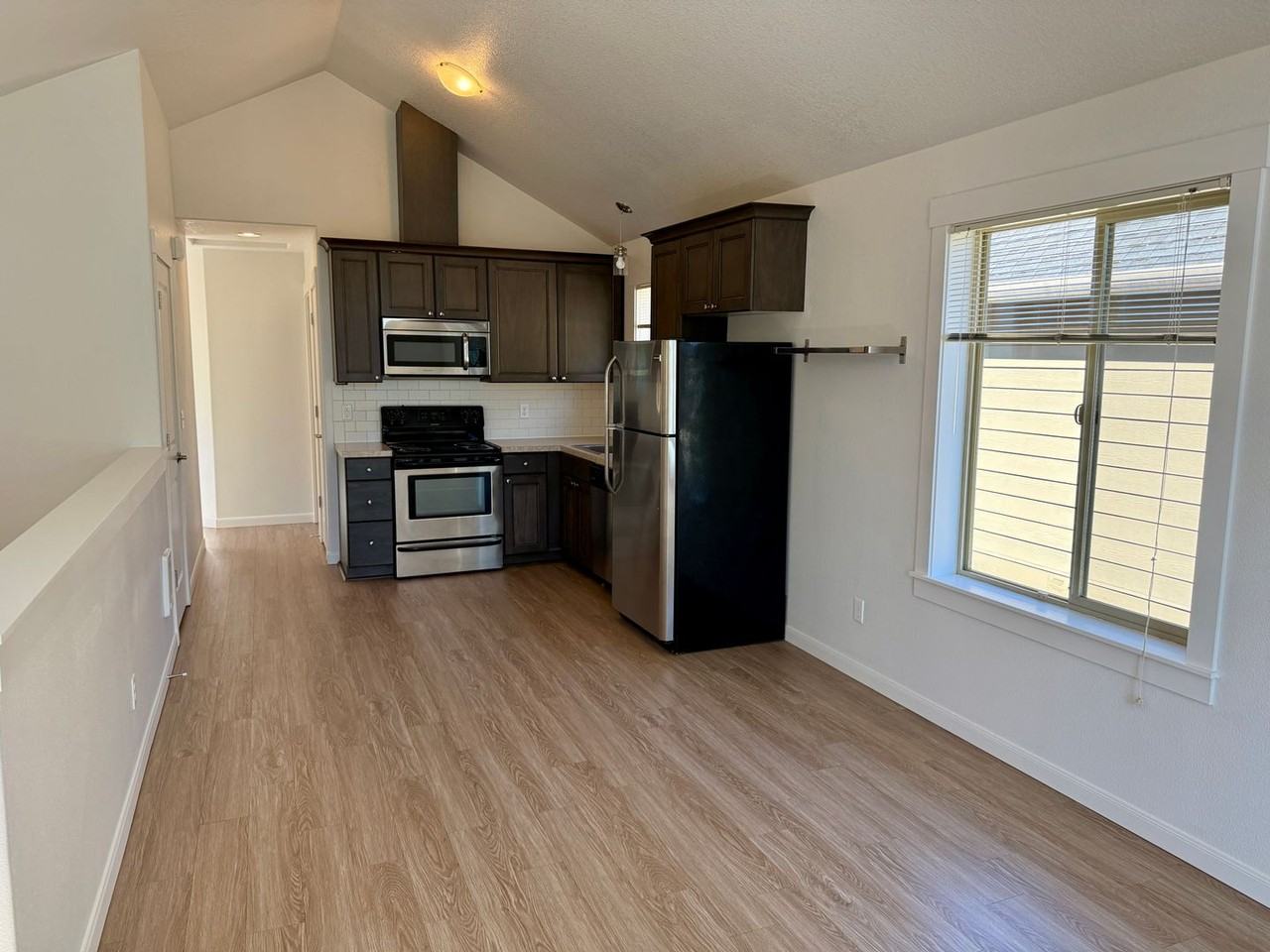 8253 Se Taylor St - Photo 2 of 14