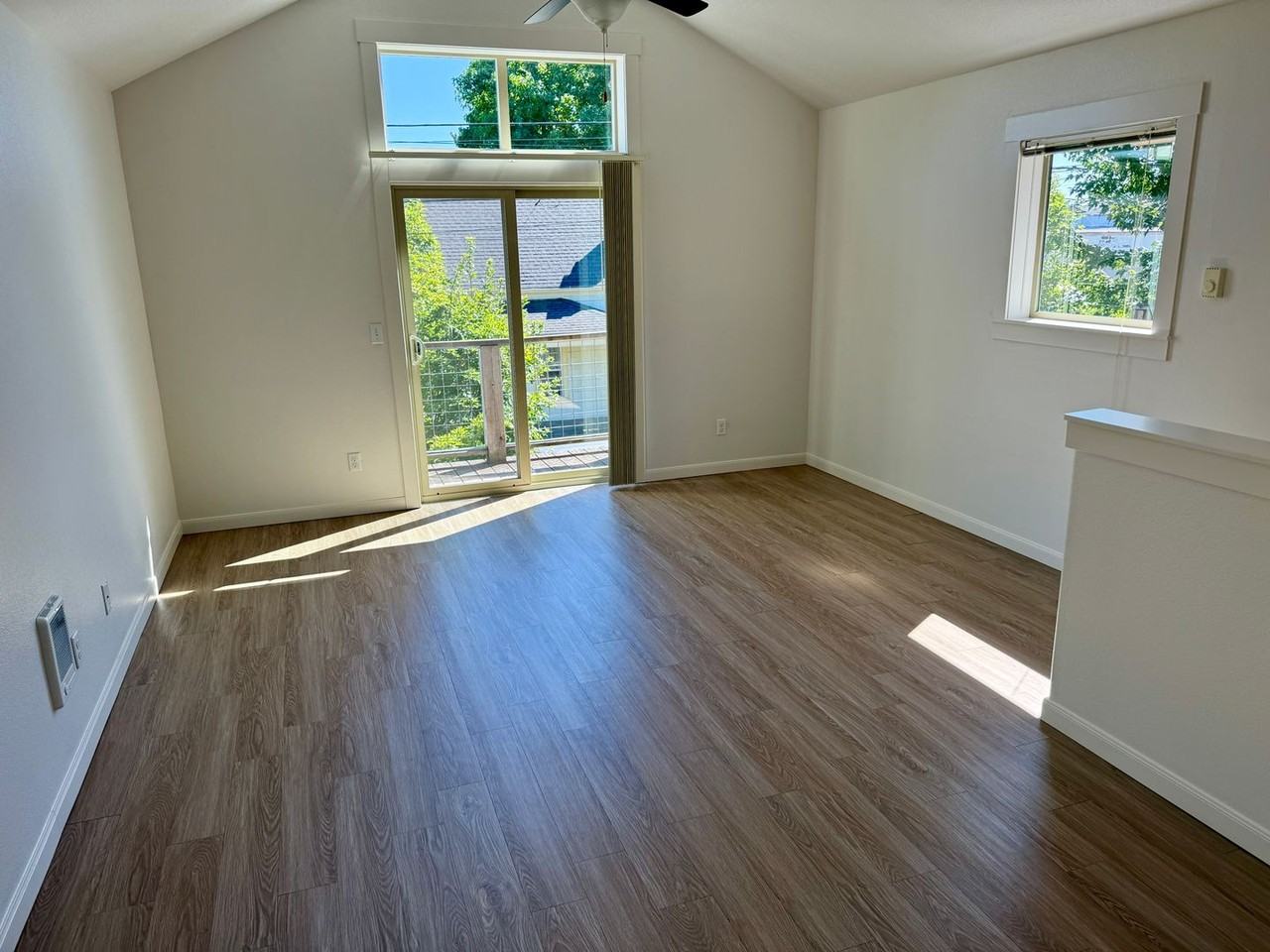 8253 Se Taylor St - Photo 5 of 14