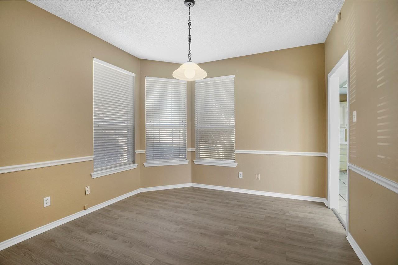 3040 Flamingo Cir - Photo 5 of 16