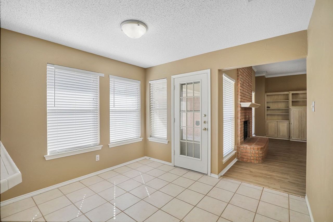 3040 Flamingo Cir - Photo 6 of 16