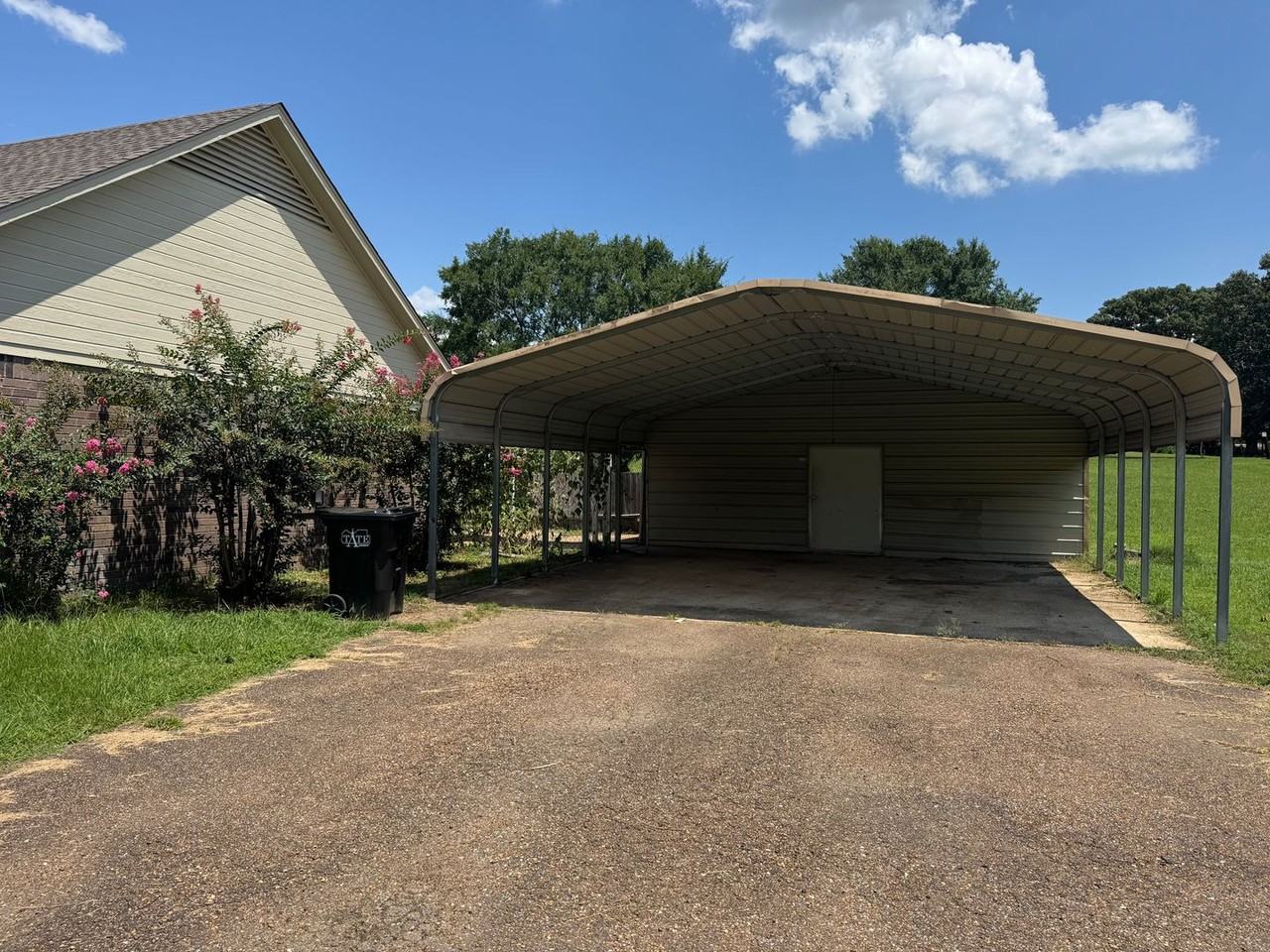 1555 Yellowdog Rd - Photo 2 of 7