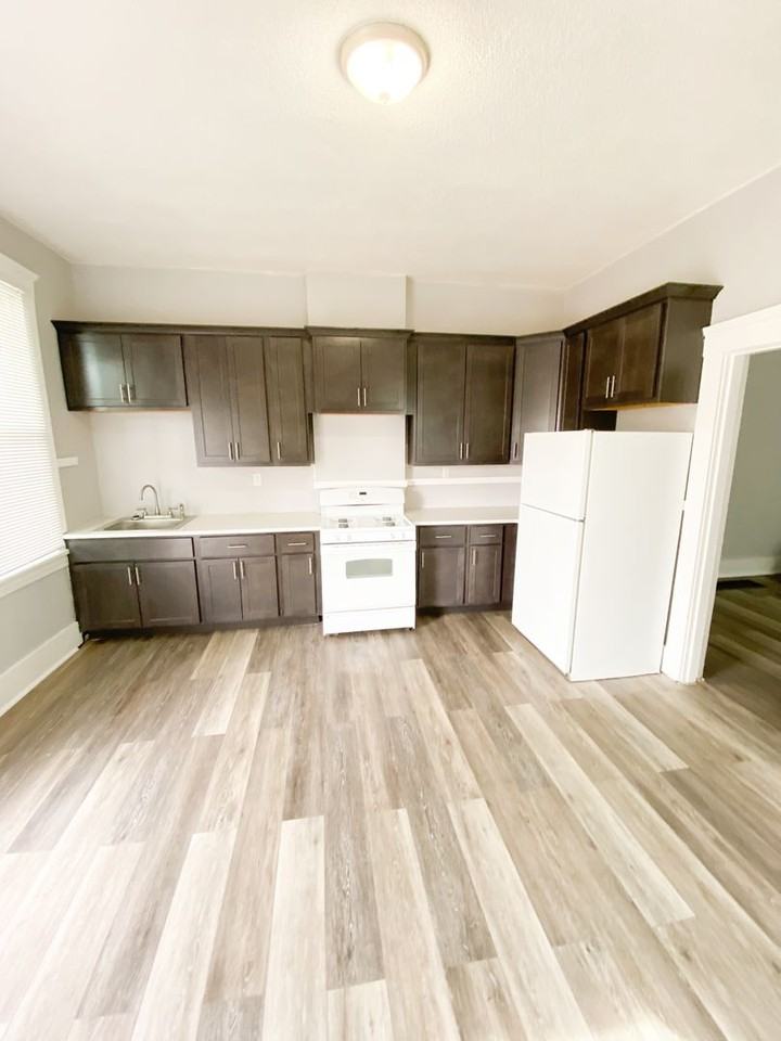 3727 Wisconsin Ave - Photo 2 of 5