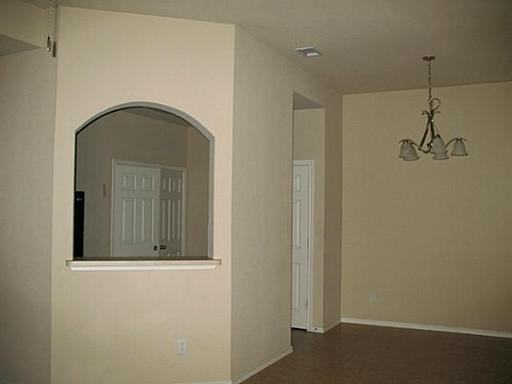 1017 Newcastle Dr - Photo 5 of 12