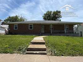 featured image of 824 Bluff St