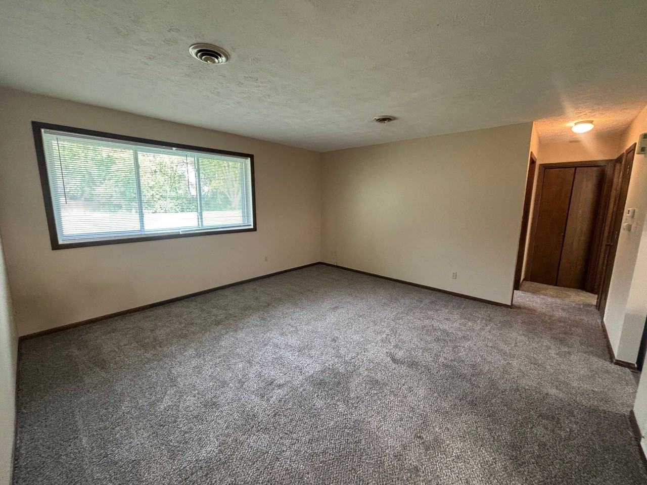 Executive Apartment - Photo 2 of 8