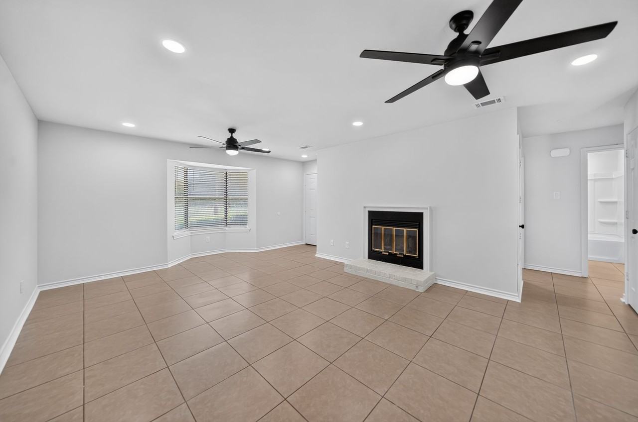 3803 County Road 149 - Photo 3 of 18