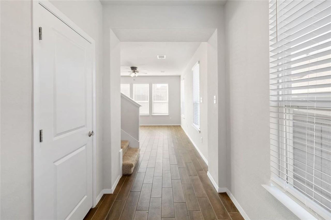 5613 Respinto Dr - Photo 4 of 18