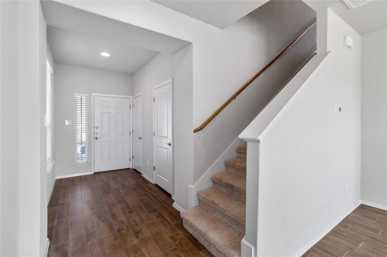 5613 Respinto Dr - Photo 5 of 18