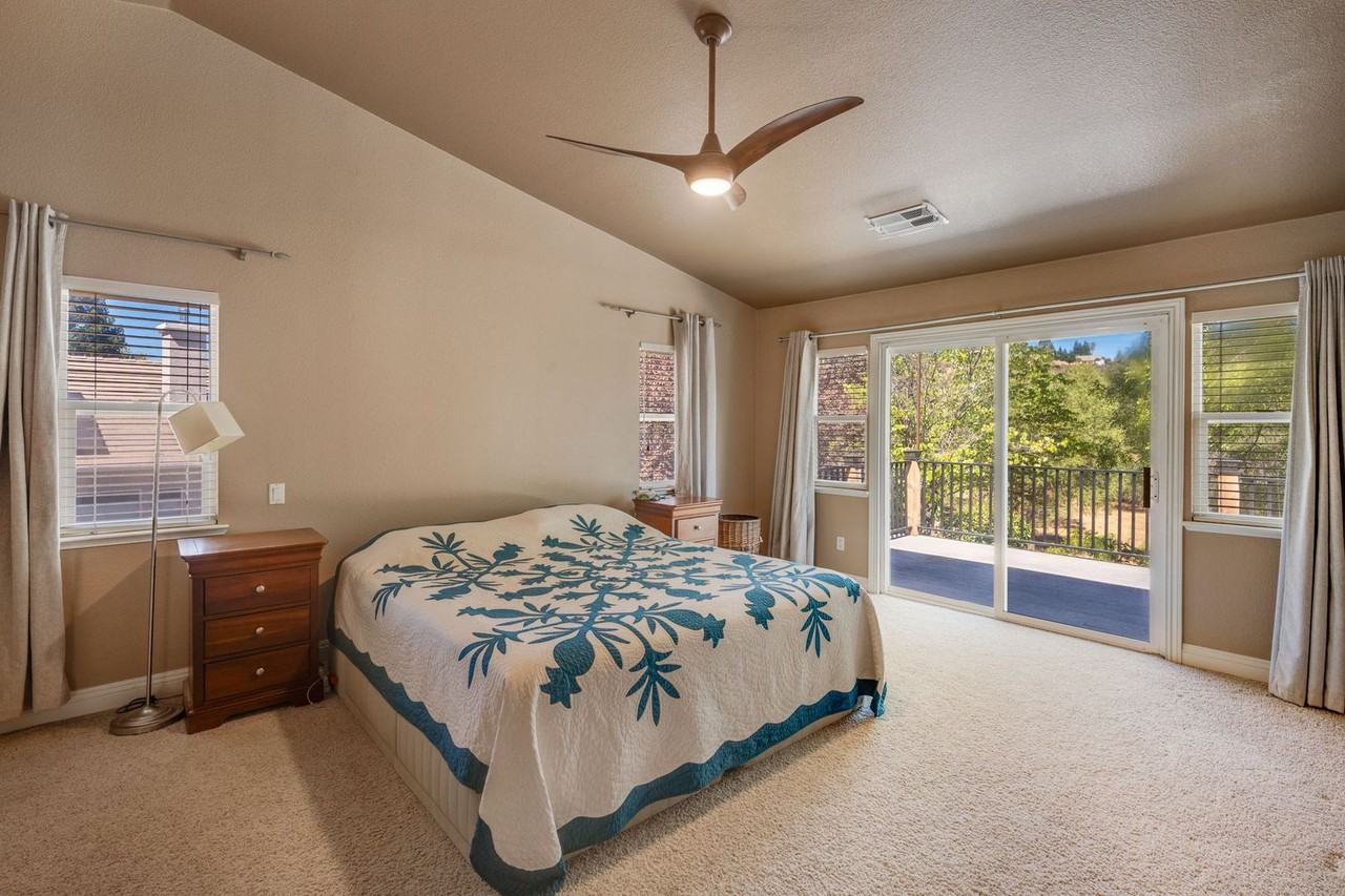 4011 Prairie Falcon Dr - Photo 4 of 50